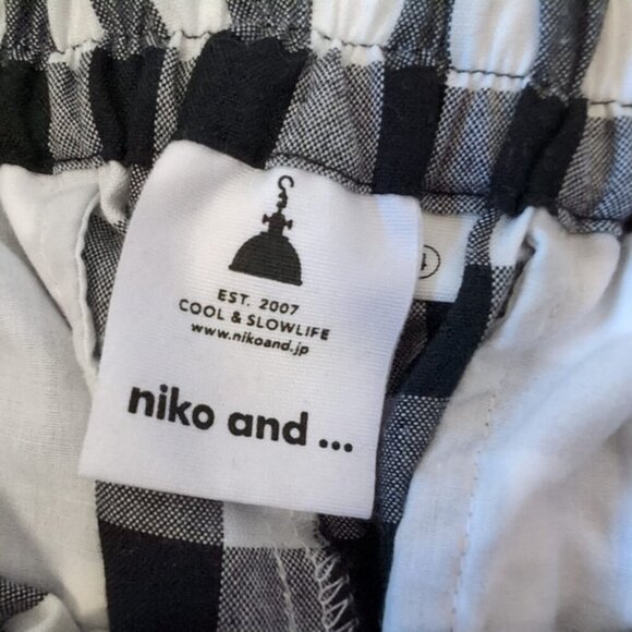 Niko And... Japan Gingham Picnic Straight Barrel Cropped Stretch Waist Pants 4 - Picture 4 of 10